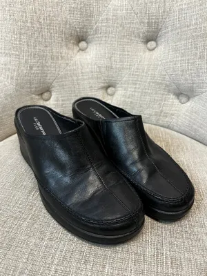 Liz Claiborne Leather Mule (Size 7)