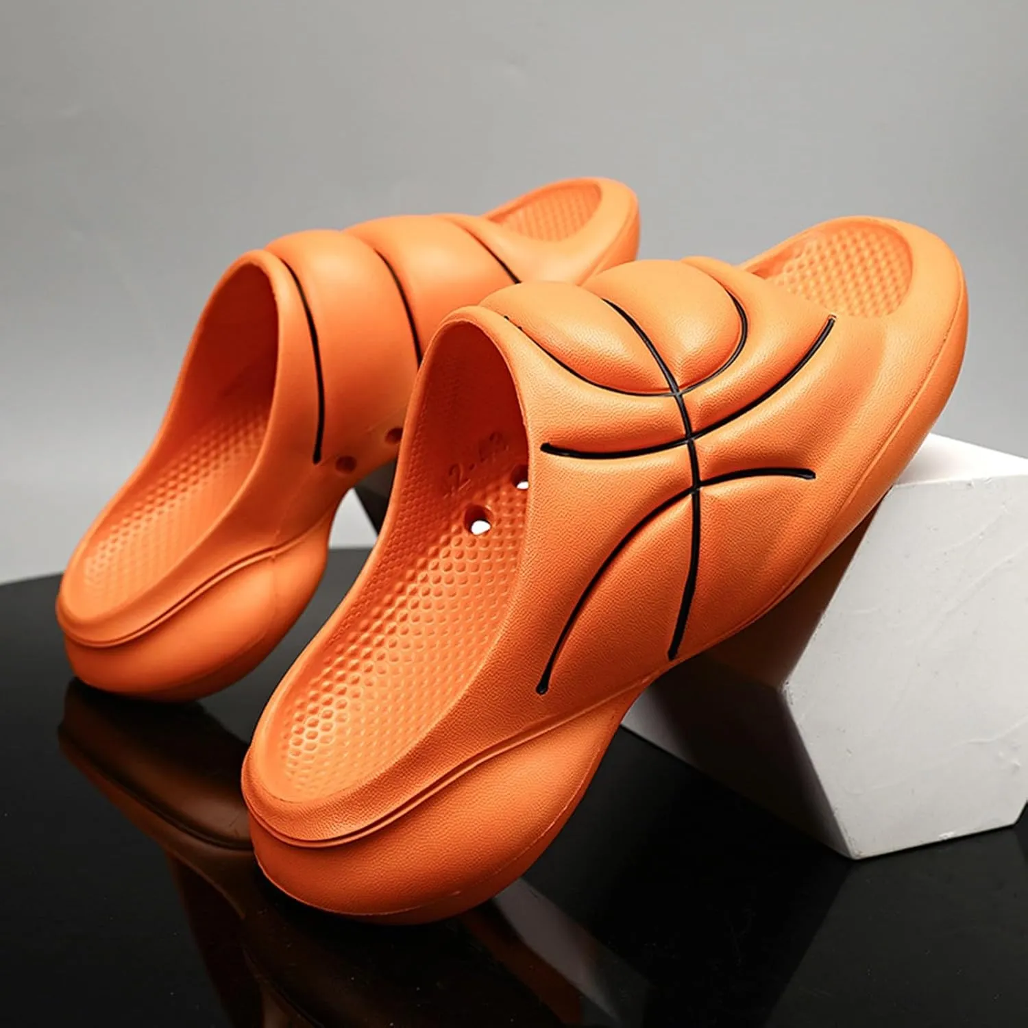 Summer New Men Outwear Slippers for Casual Versatility Thick Bottom Slip Durable Leather Slippers for Men